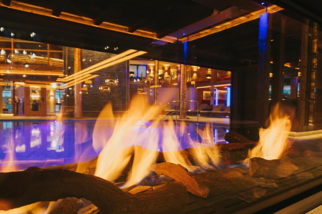 Ortner'S Resort Bad Füssing Екстериор снимка The fireplace at the lobby