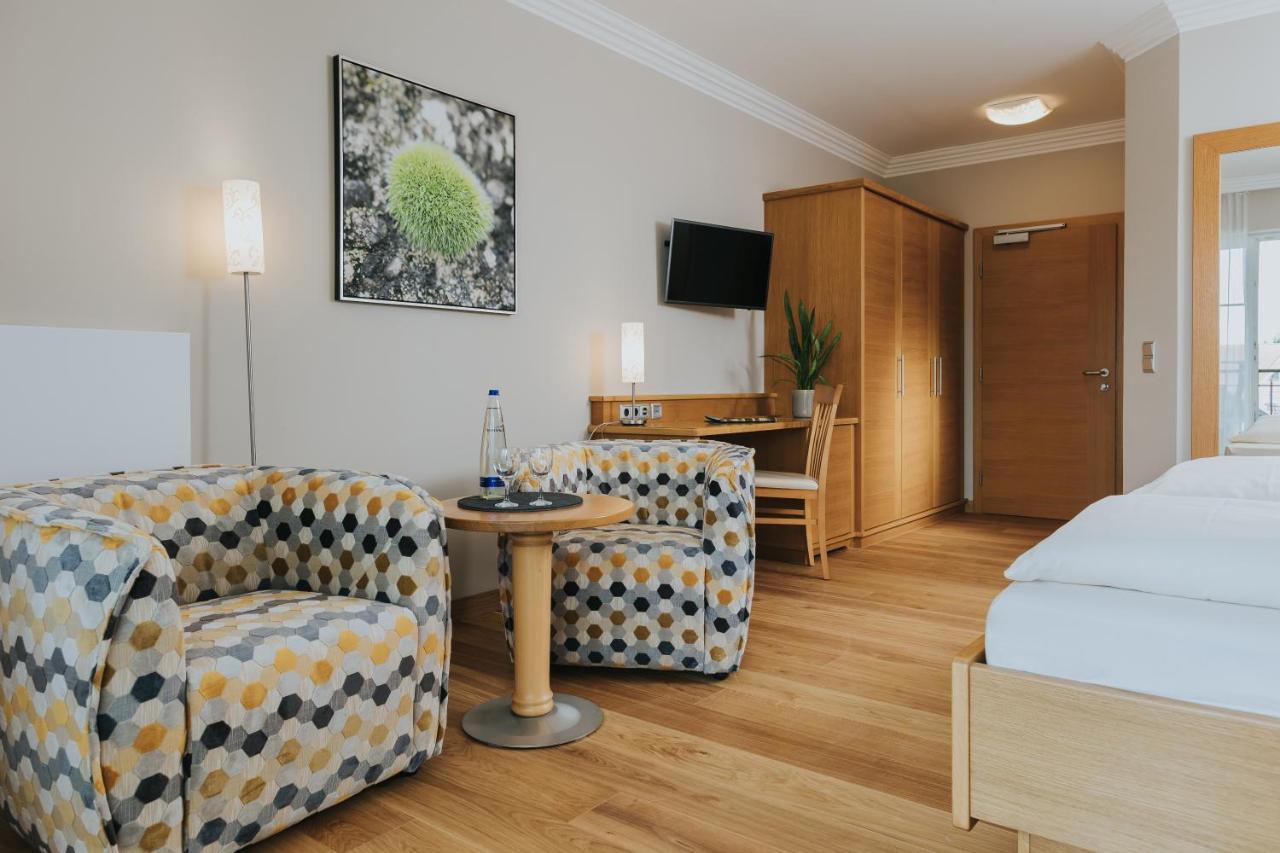 Ortner'S Resort Bad Füssing Екстериор снимка A typical room at the Hotel Waldhaus Flims
